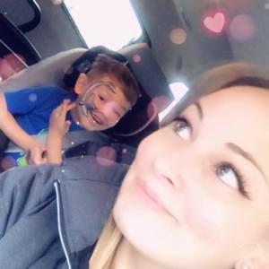 Meet your Posher, Caitlin